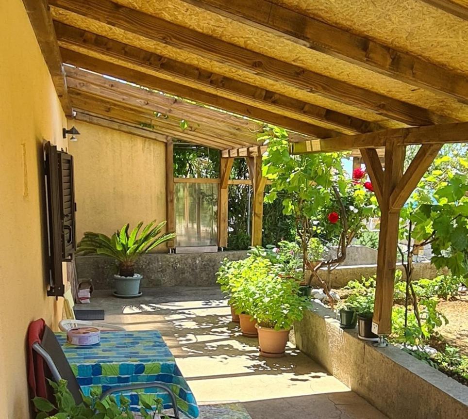 Studio Apartman Stara Baška Exteriér fotografie