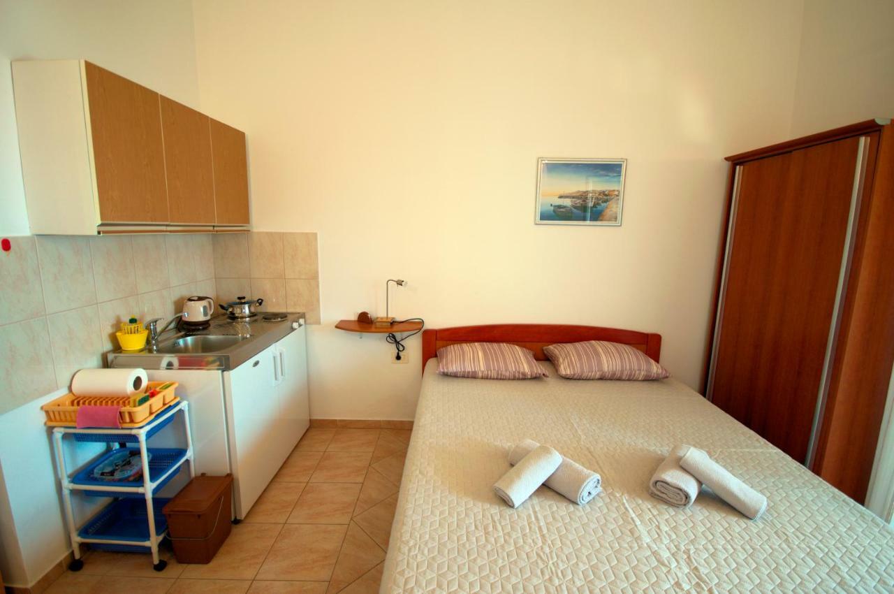 Studio Apartman Stara Baška Exteriér fotografie