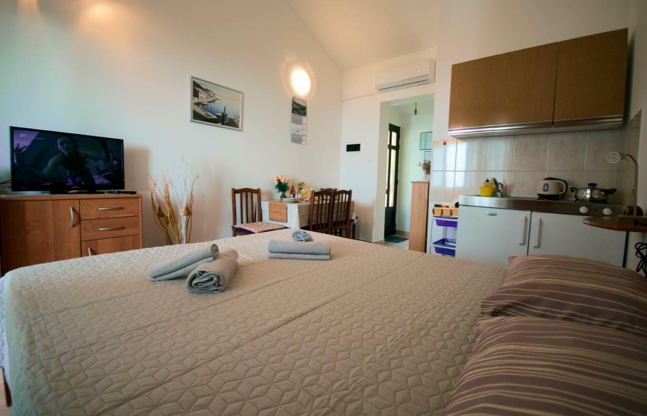 Studio Apartman Stara Baška Exteriér fotografie